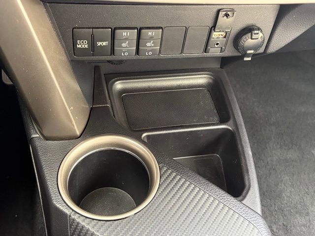 Used 2014 Toyota RAV4 Limited w/ Technology Package image 24