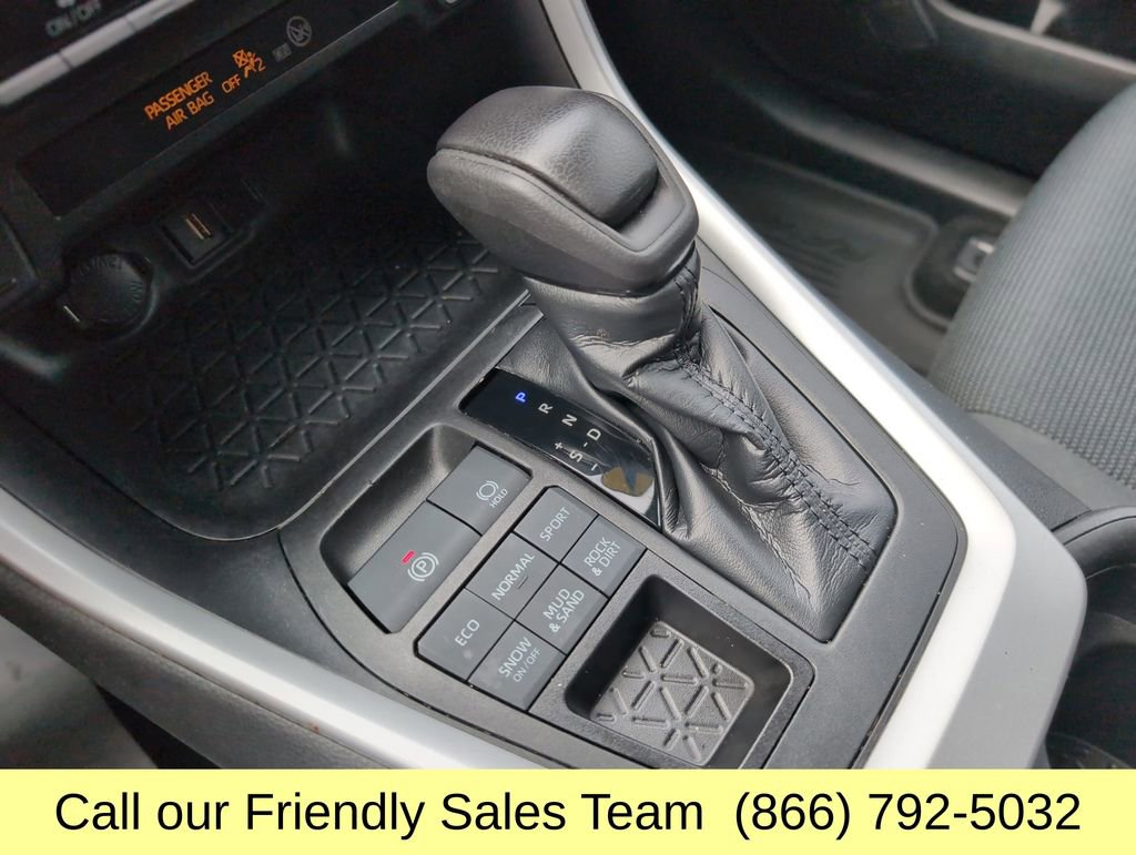 Certified 2021 Toyota RAV4 LE w/ Carpet Mat Package (TMS) AWD/4WD image 23