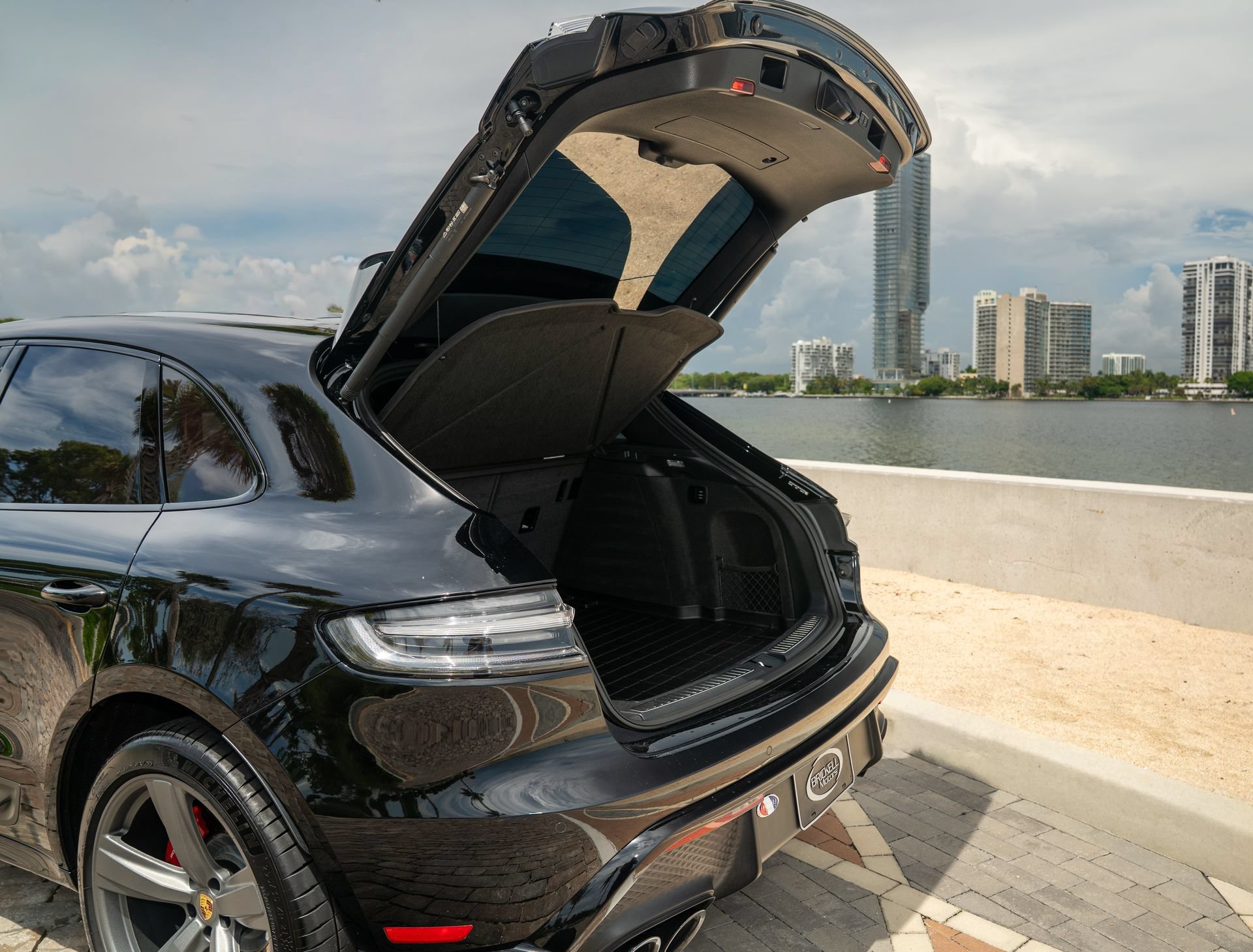 Used 2022 Porsche Macan GTS AWD/4WD image 42
