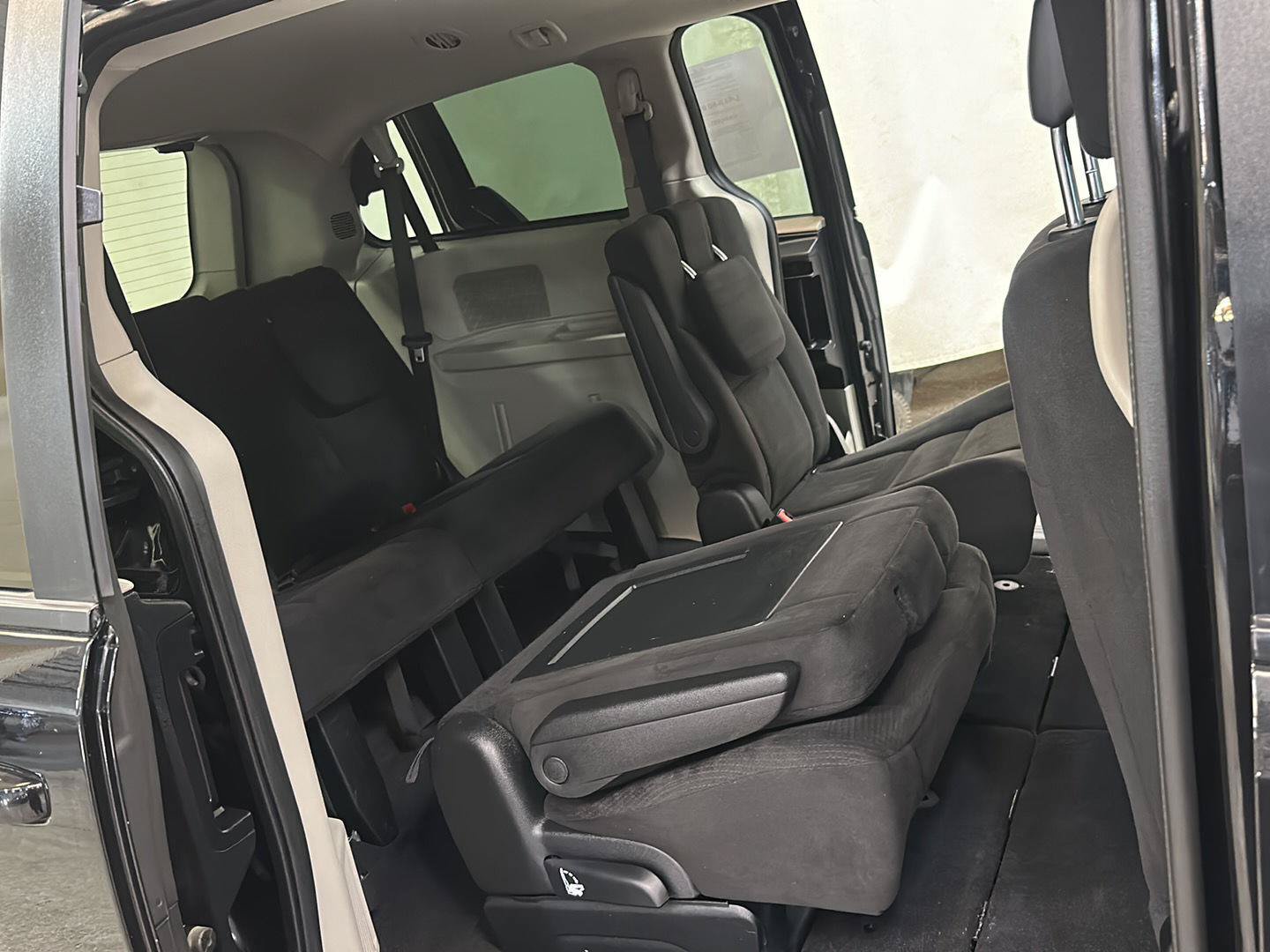 Used 2014 Dodge Grand Caravan SE w/ Quick Order Package 29E SE FWD image 29