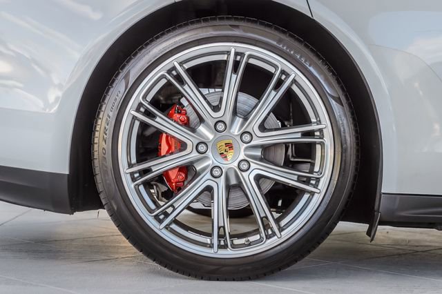 Used 2020 Porsche Panamera image 15