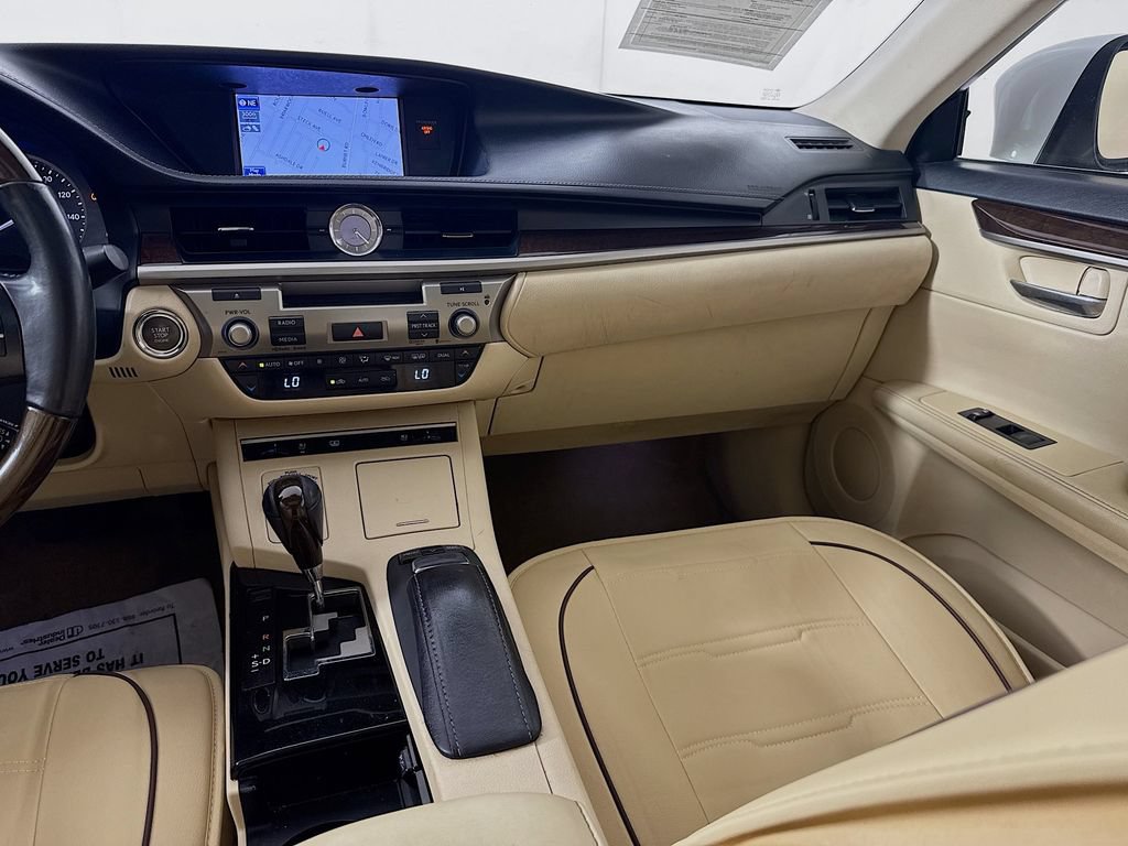Used 2013 Lexus ES 350 w/ Luxury Pkg FWD image 30