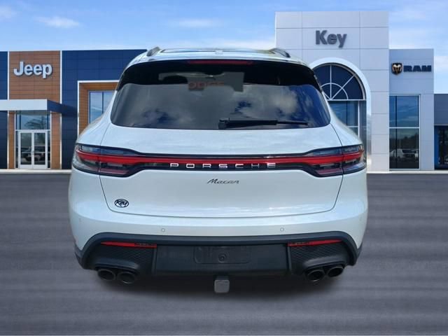 Used 2025 Porsche Macan AWD/4WD image 4