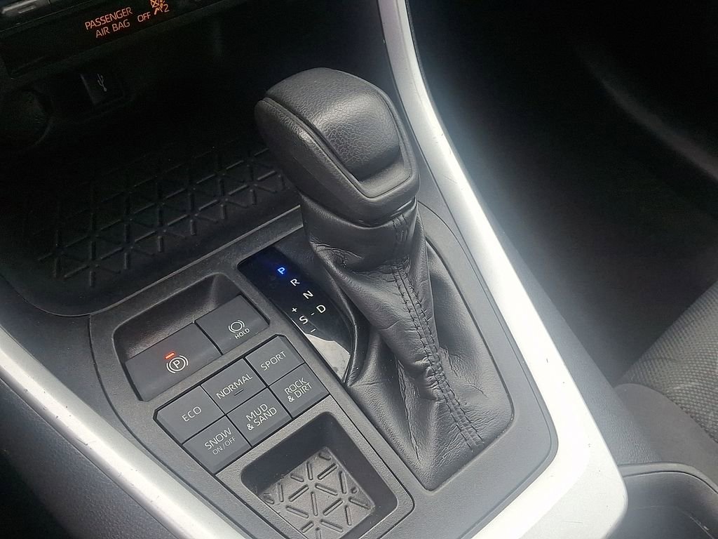 Used 2021 Toyota RAV4 XLE image 14