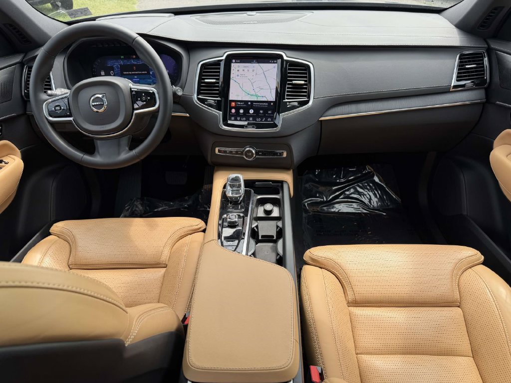 Used 2023 Volvo XC90 B6 Ultimate w/ Protection Package Premier AWD/4WD image 2