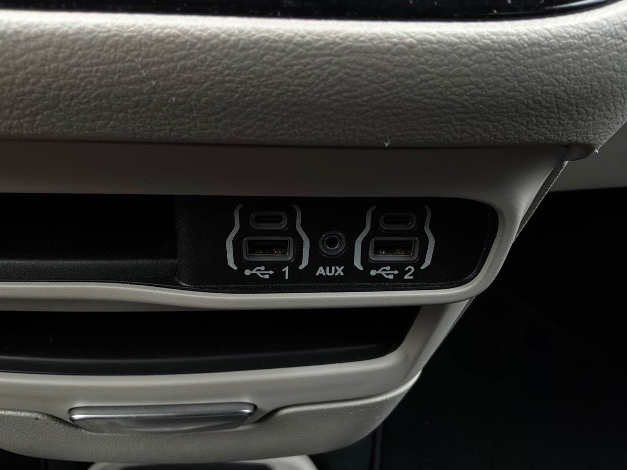 Used 2024 Chrysler Voyager LX FWD image 26