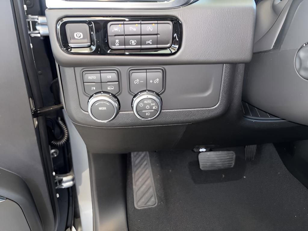 New 2026 GMC Yukon Denali image 13