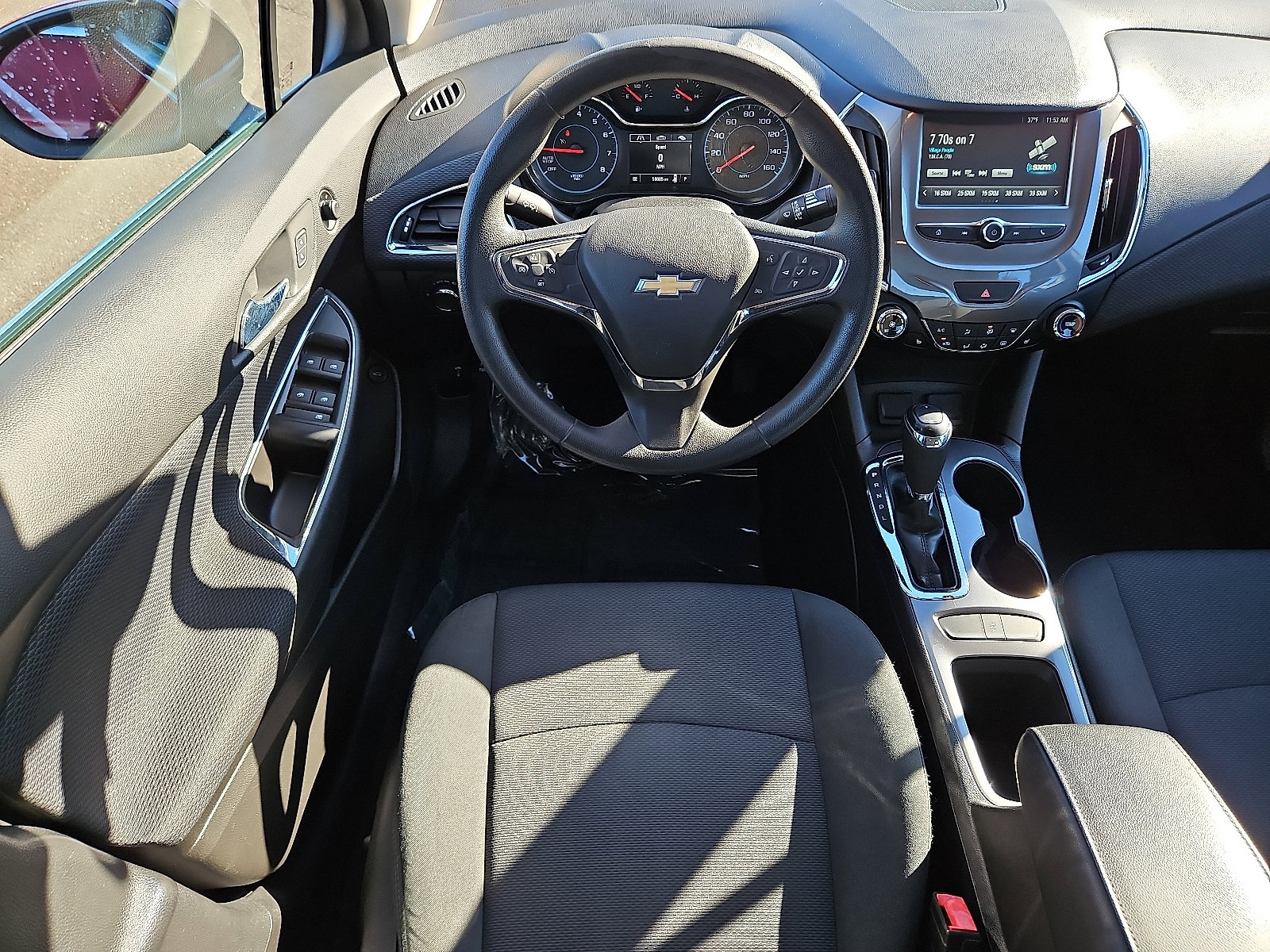 Used 2018 Chevrolet Cruze LT w/ Convenience Package image 11