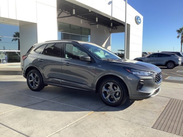 Used 2023 Ford Escape ST-Line image 11