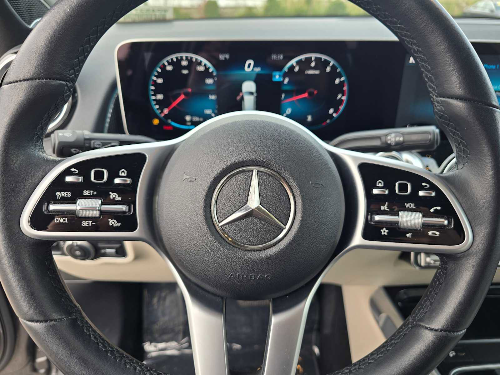 Used 2020 Mercedes-Benz GLB 250 4MATIC image 25