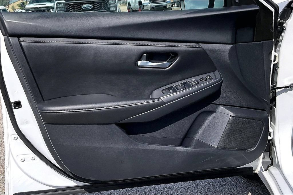 Used 2024 Nissan Sentra SV FWD image 17