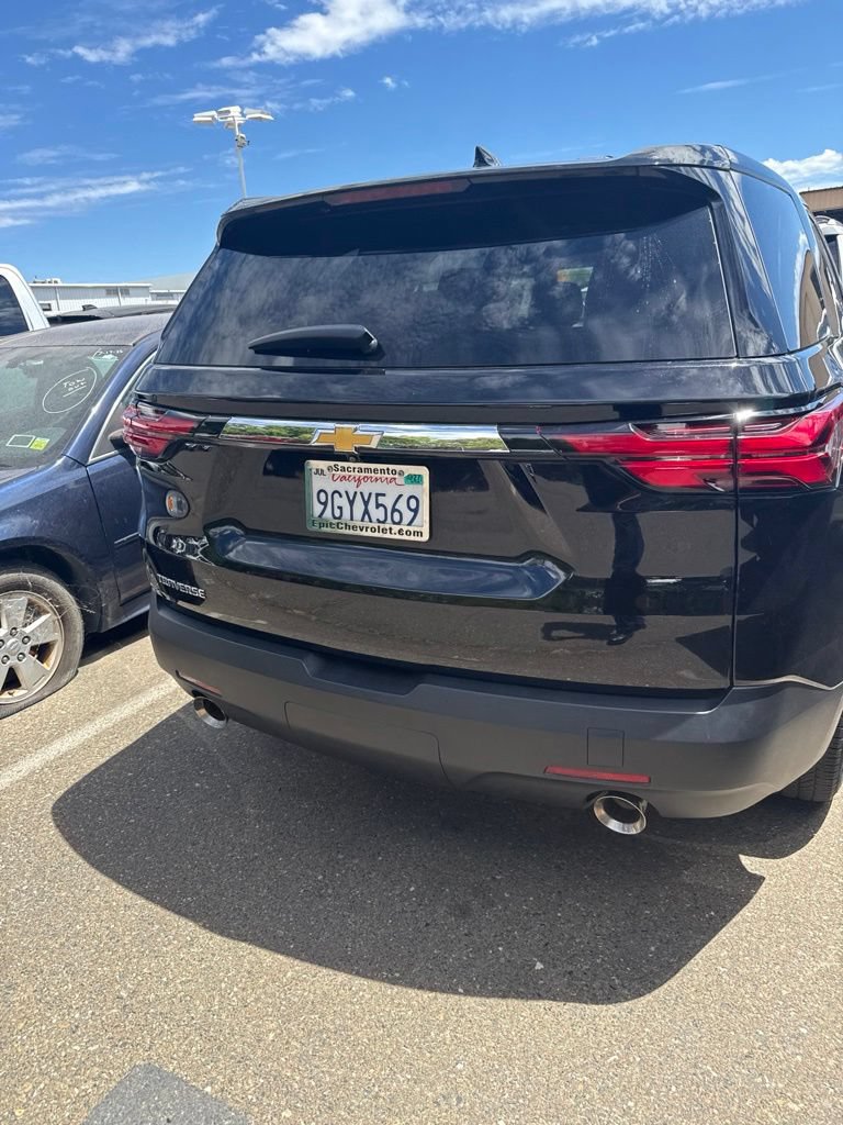 Used 2023 Chevrolet Traverse LS FWD image 9