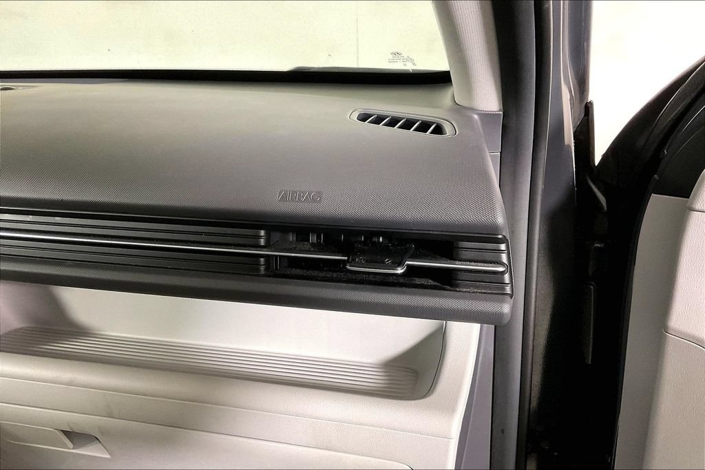 Used 2025 Hyundai Kona SEL FWD image 16