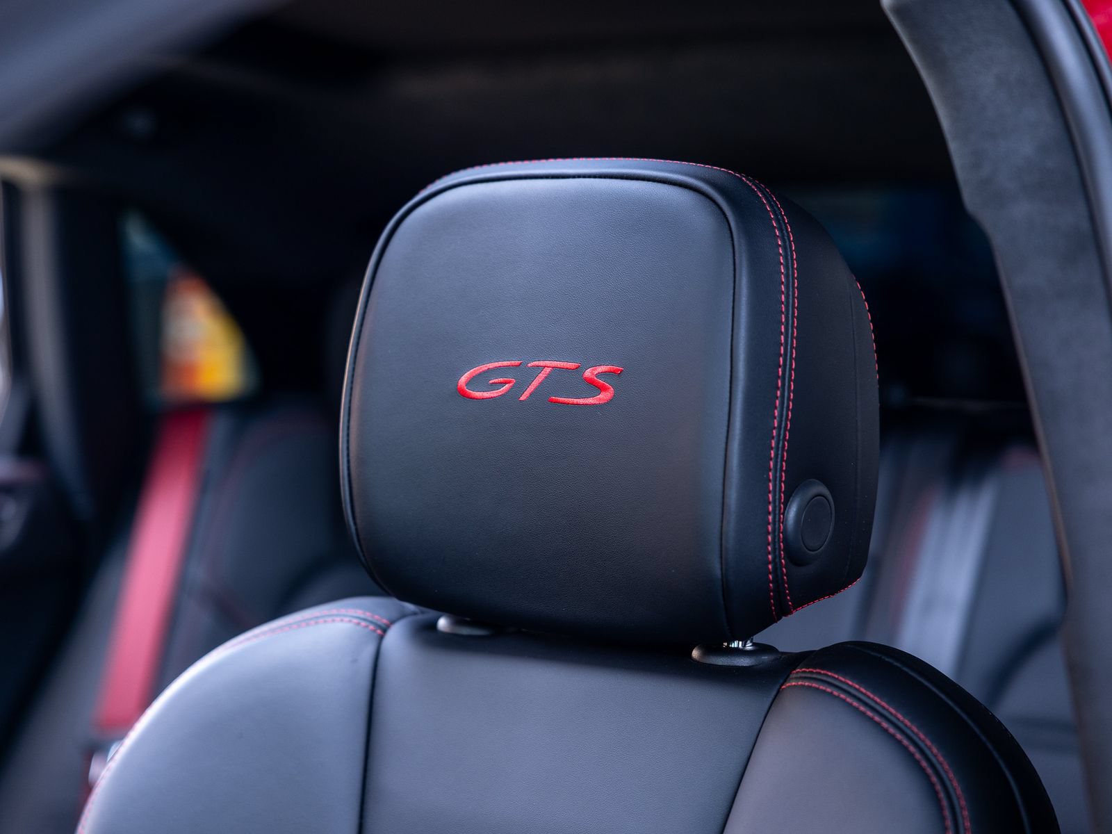 Certified 2024 Porsche Macan GTS AWD/4WD image 46