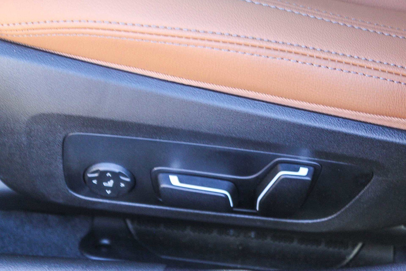 New 2026 BMW 330i Sedan w/ M Sport Package image 21