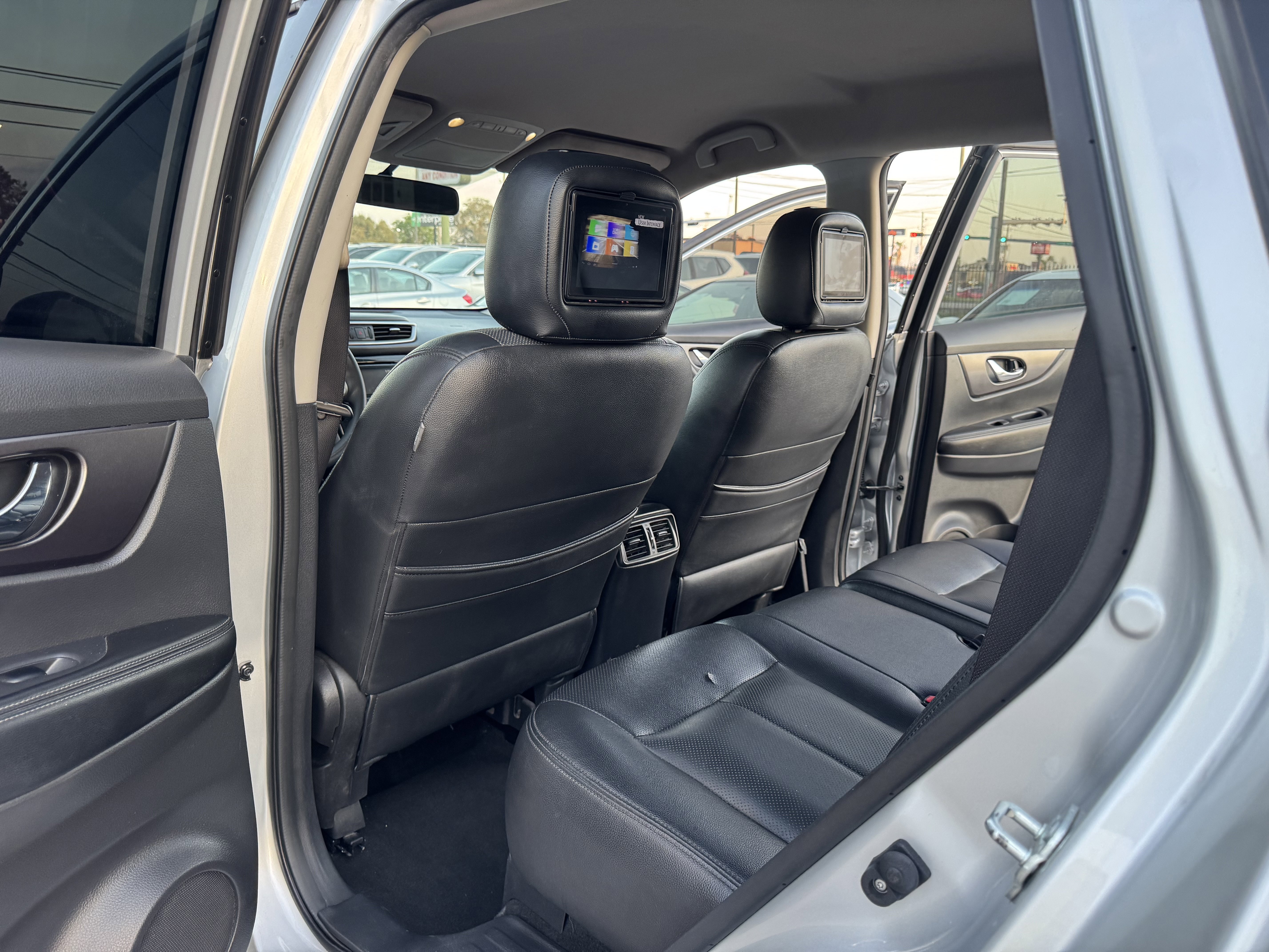 Used 2015 Nissan Rogue S image 14