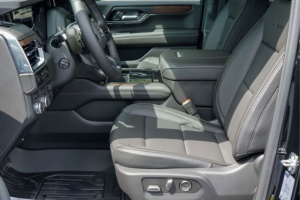 New 2026 GMC Yukon Denali w/ Denali Reserve Package AWD/4WD image 10