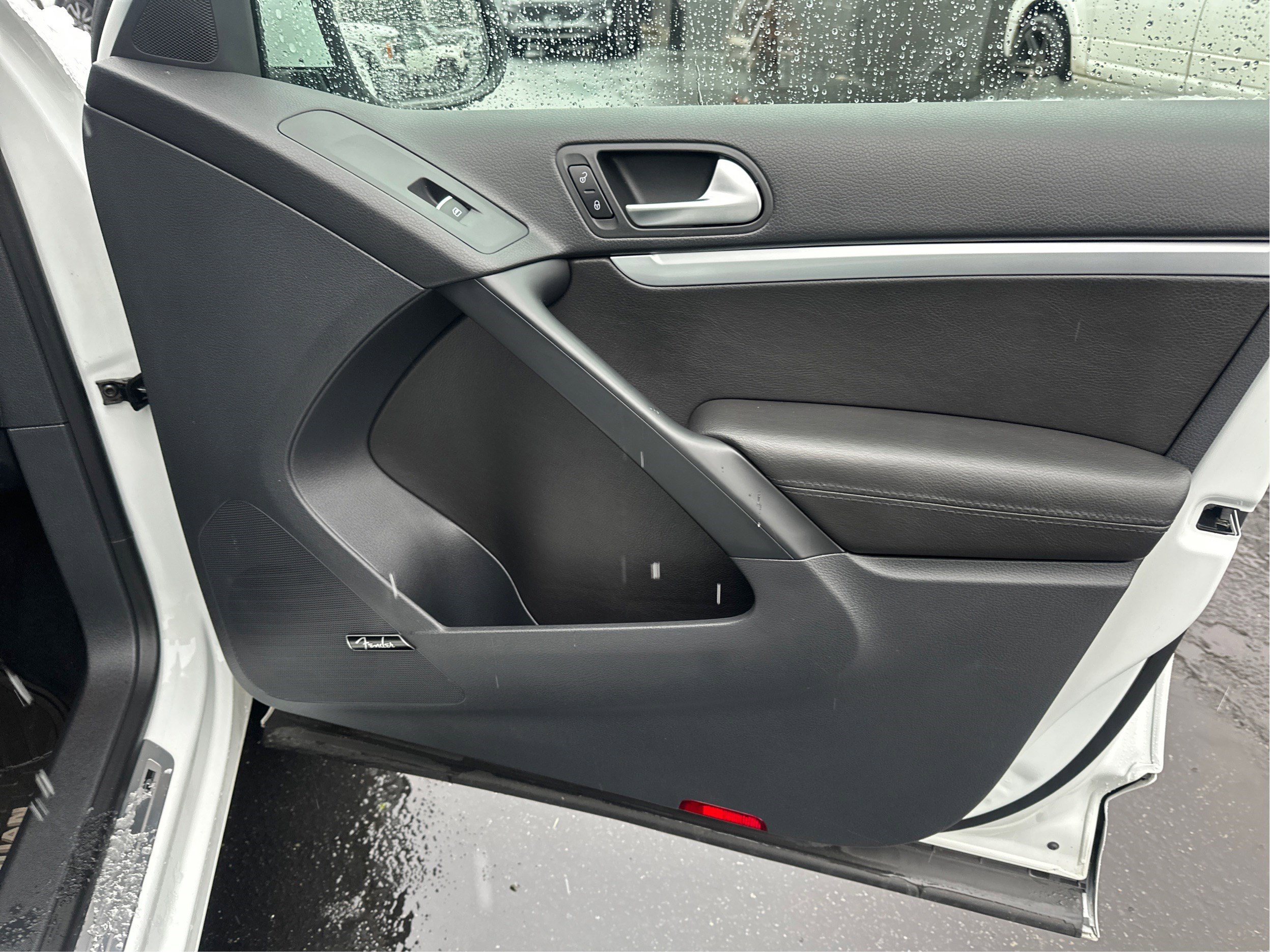 Used 2015 Volkswagen Tiguan R-Line image 23