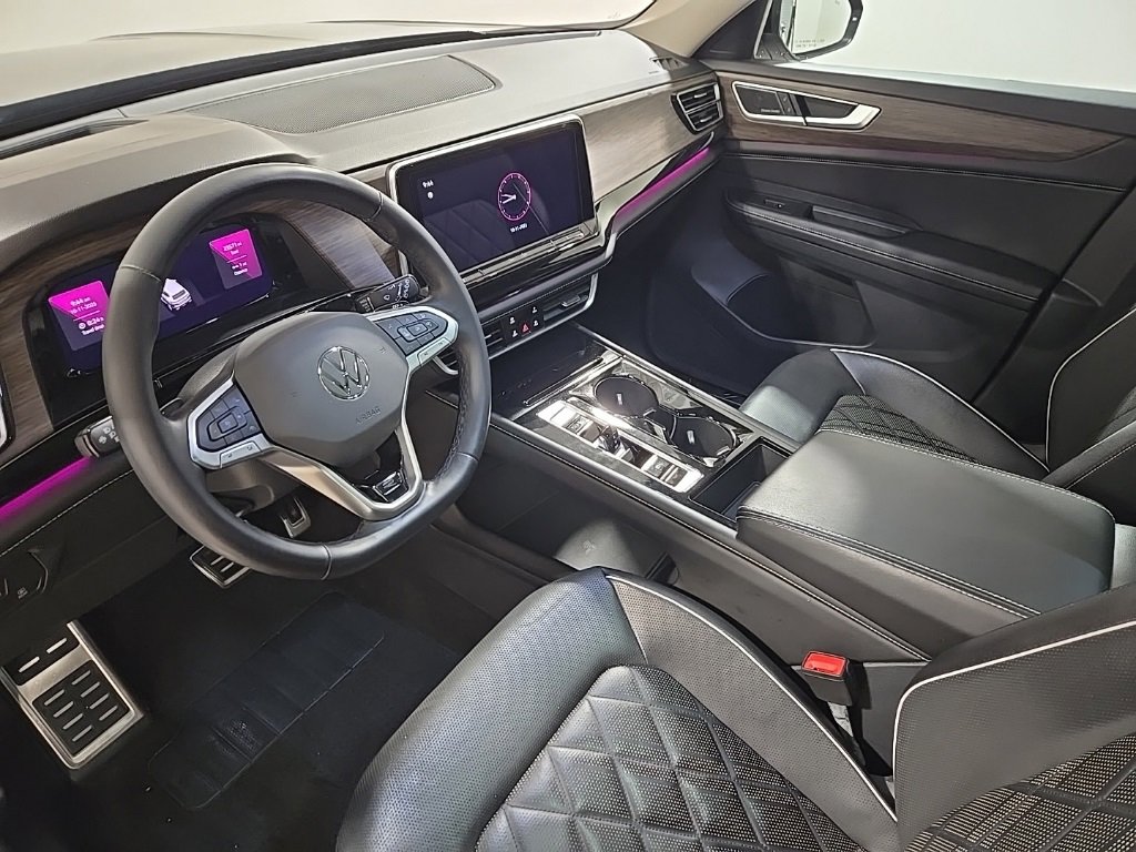 Used 2024 Volkswagen Atlas SEL Premium R-Line image 18