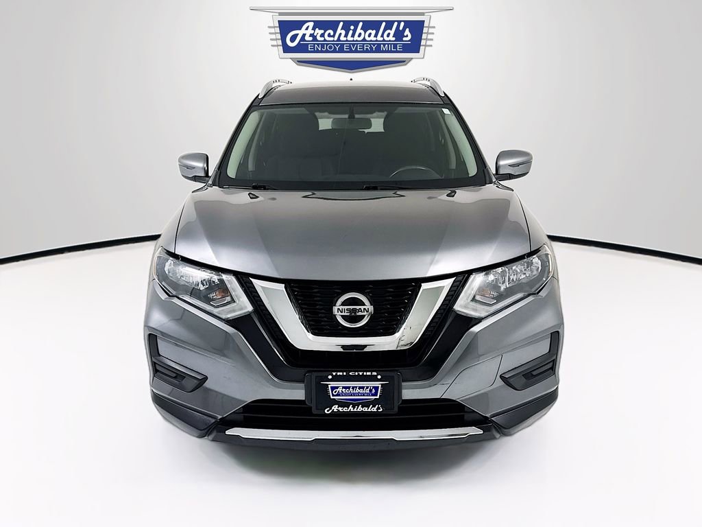 Used 2018 Nissan Rogue SV image 2