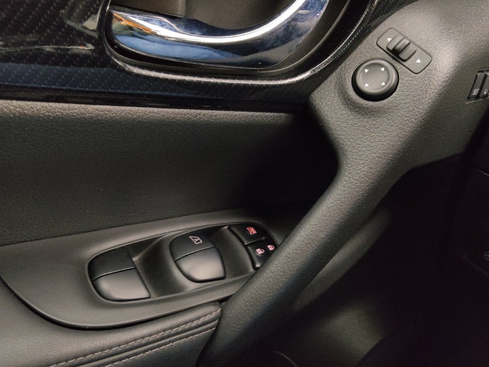 Used 2018 Nissan Rogue SL FWD image 27