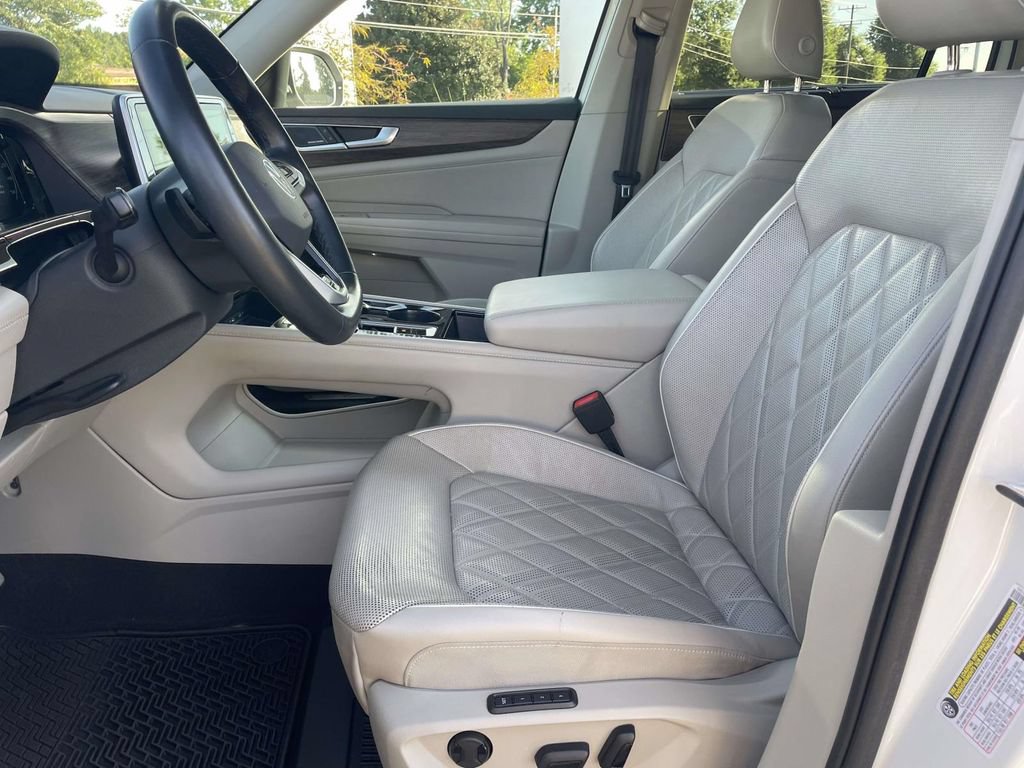 Certified 2024 Volkswagen Atlas SEL Premium R-Line AWD/4WD image 19