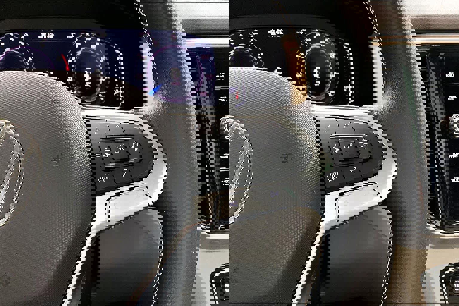 Used 2023 Volkswagen Atlas SE w/ Panoramic Sunroof Package image 24