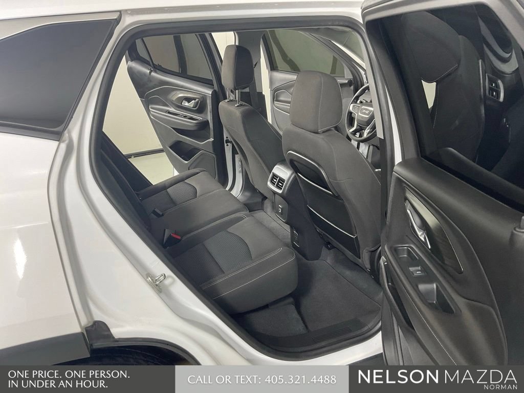 Used 2022 GMC Terrain SLE w/ Driver Convenience Package FWD image 15