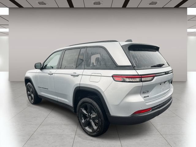 New 2025 Jeep Grand Cherokee Altitude AWD/4WD image 5