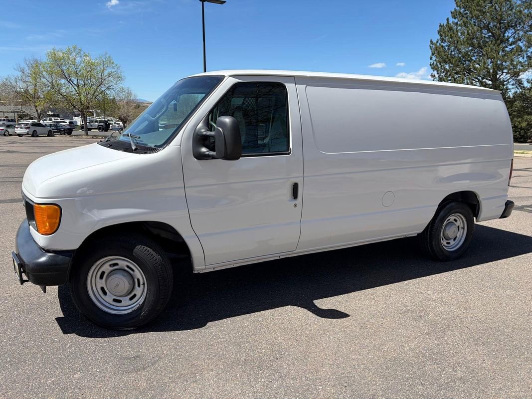 Used 2006 Ford E-150 and Econoline 150 RWD image 3