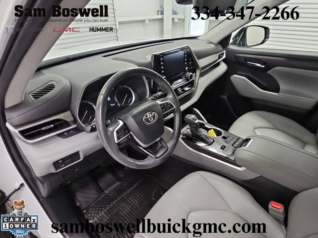 Used 2022 Toyota Highlander XLE FWD image 11