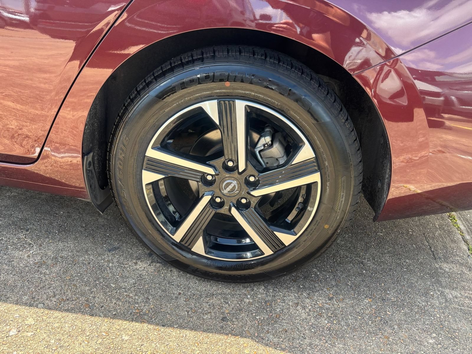 Used 2025 Nissan Sentra SV FWD image 28