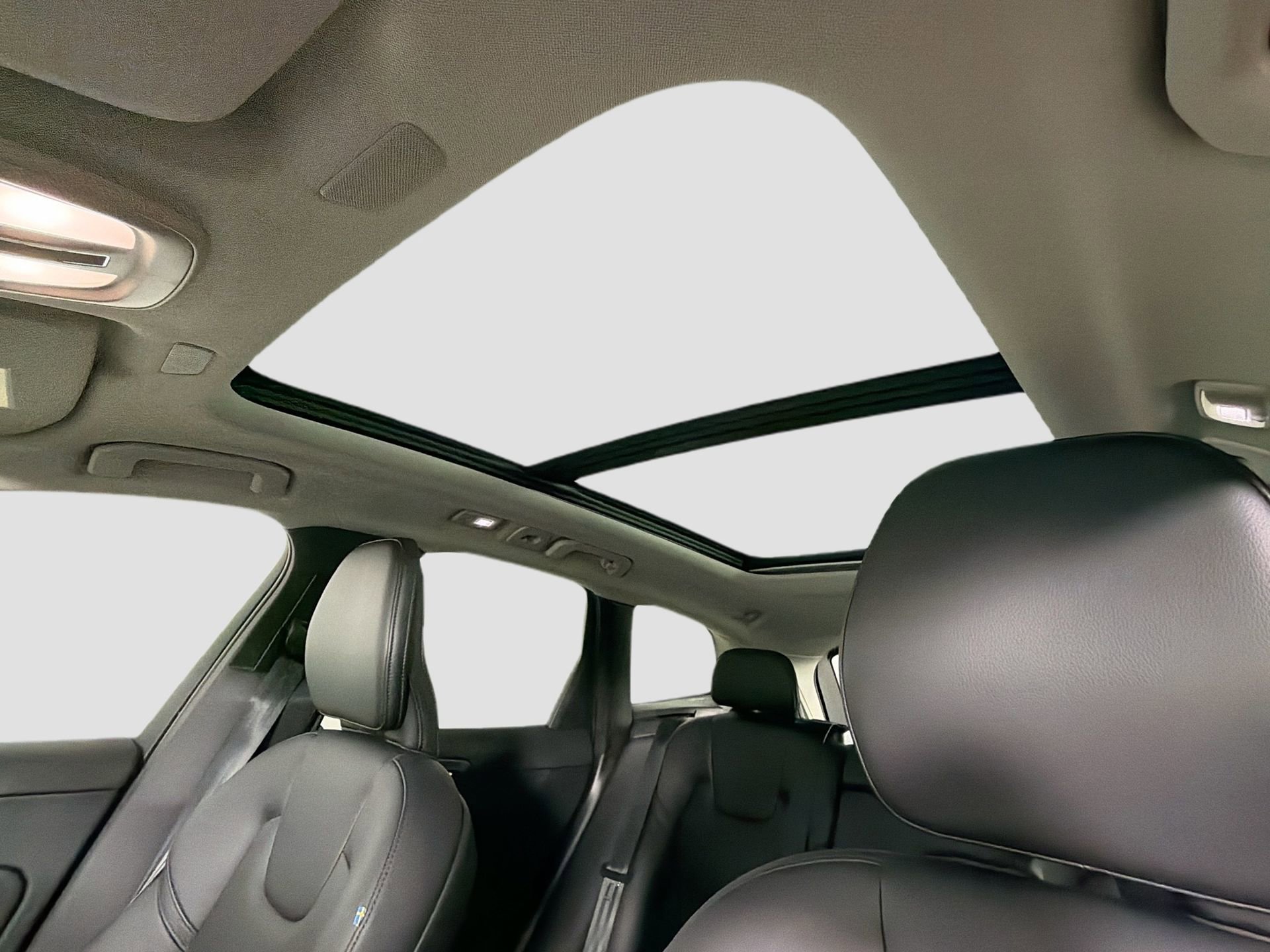 Certified 2024 Volvo XC60 B5 Core w/ Climate Package AWD/4WD image 23