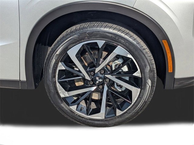 Used 2023 Mitsubishi Outlander SE image 10