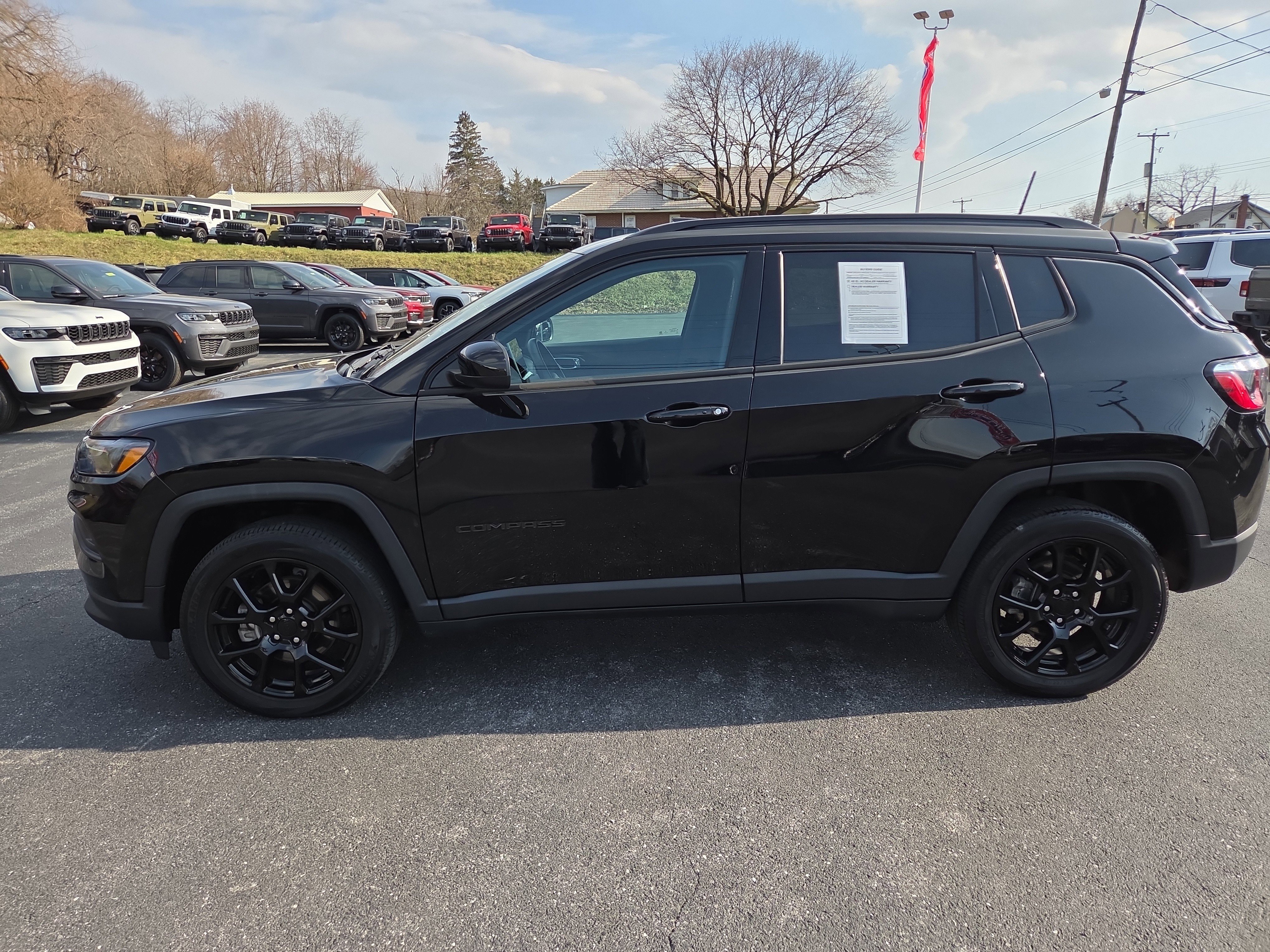 Used 2022 Jeep Compass Altitude w/ Convenience Group AWD/4WD image 6