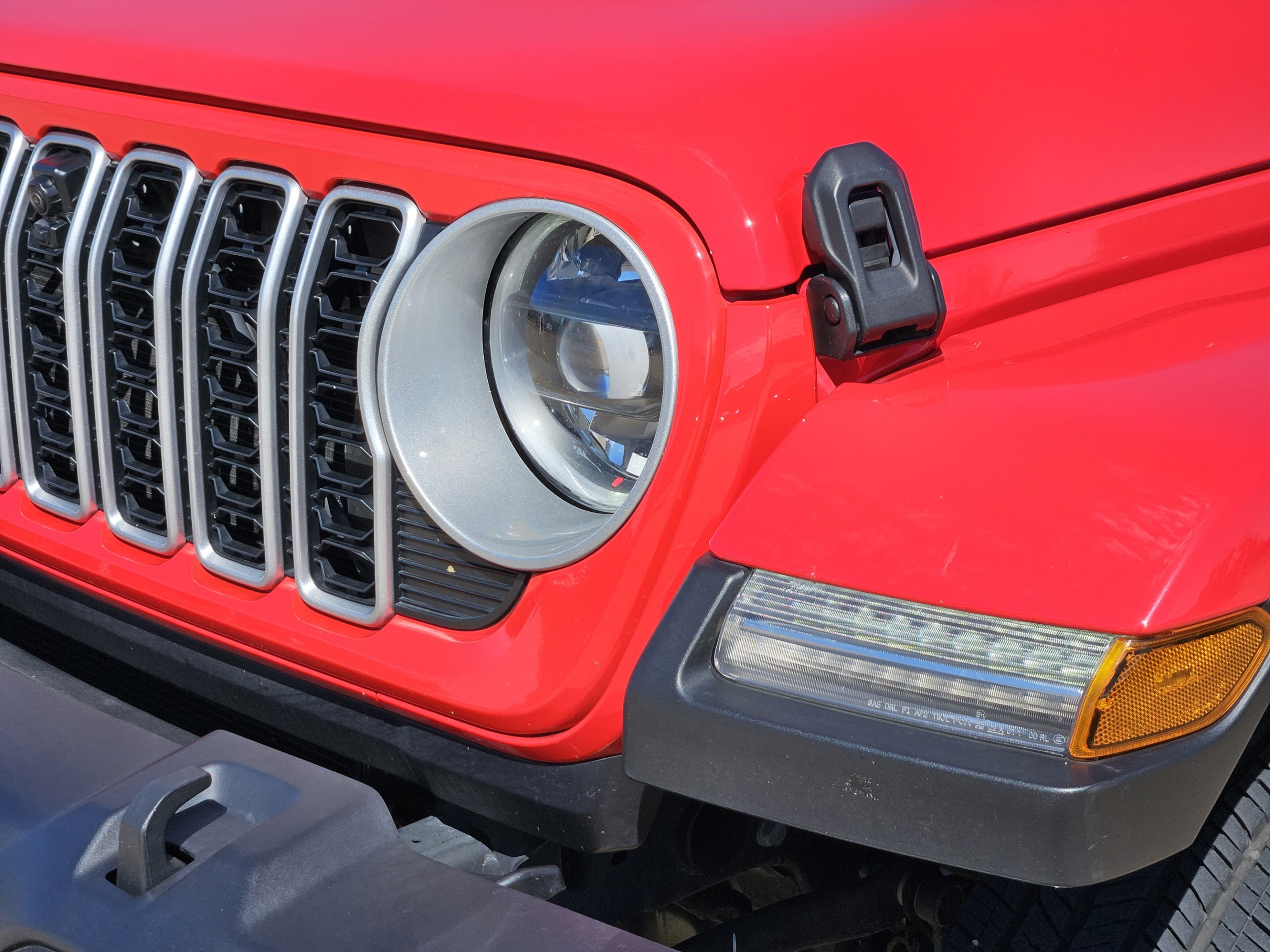 Used 2025 Jeep Wrangler Unlimited Sahara AWD/4WD image 26