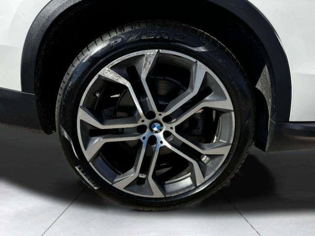 Used 2020 BMW X5 xDrive50i w/ Premium Package AWD/4WD image 61