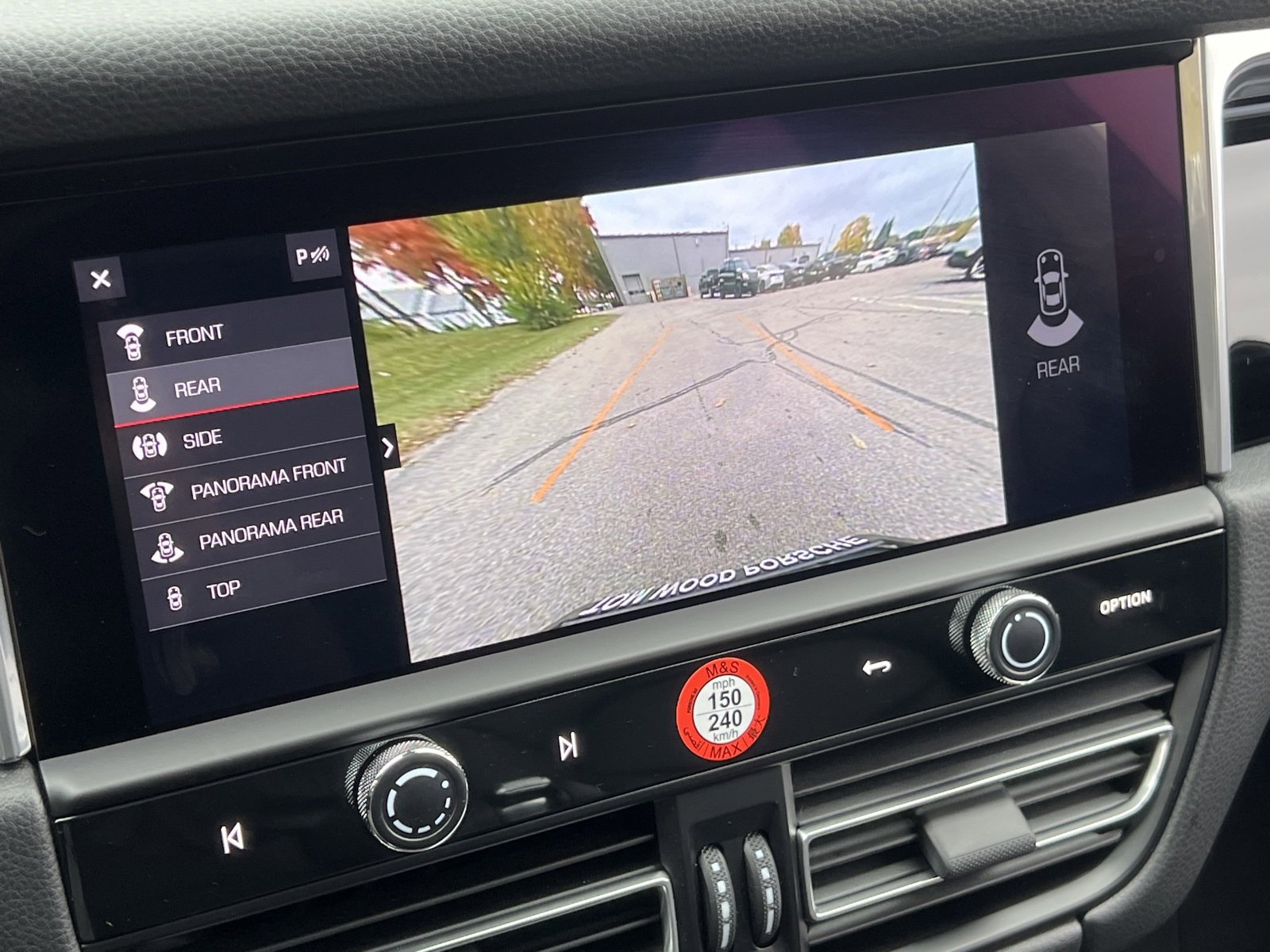 Certified 2025 Porsche Macan image 27