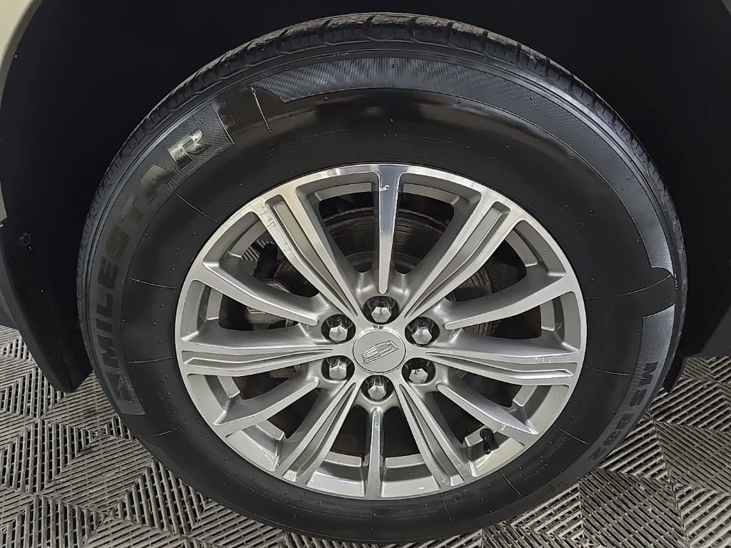 Used 2017 Cadillac XT5 Luxury w/ Driver Awareness Package image 14