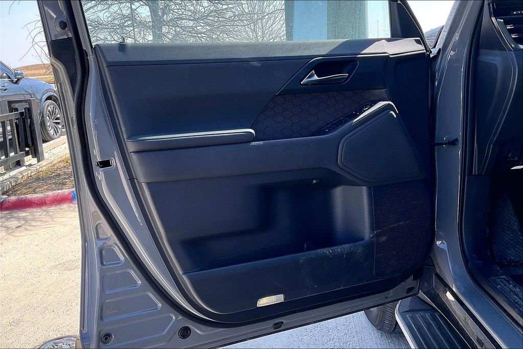 Used 2024 Lexus GX 550 w/ Accessory Package (Z1) image 21