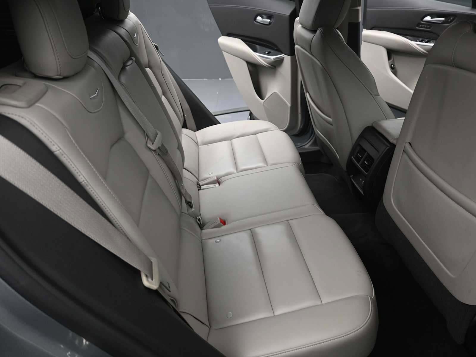 Used 2023 Cadillac XT4 Premium Luxury image 11