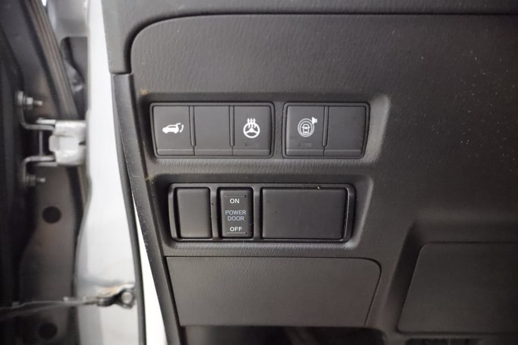 Used 2021 Nissan Armada Platinum w/ Captain's Chairs Package AWD/4WD image 23