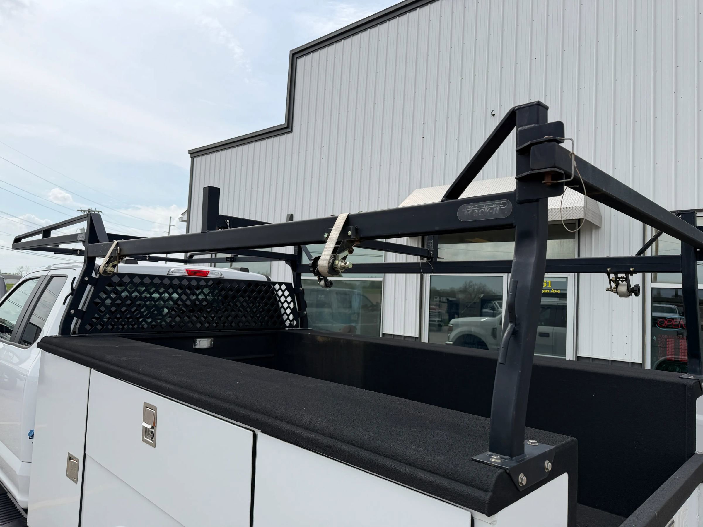 Used 2022 Ford F350 XL w/ Power Equipment Group AWD/4WD image 4