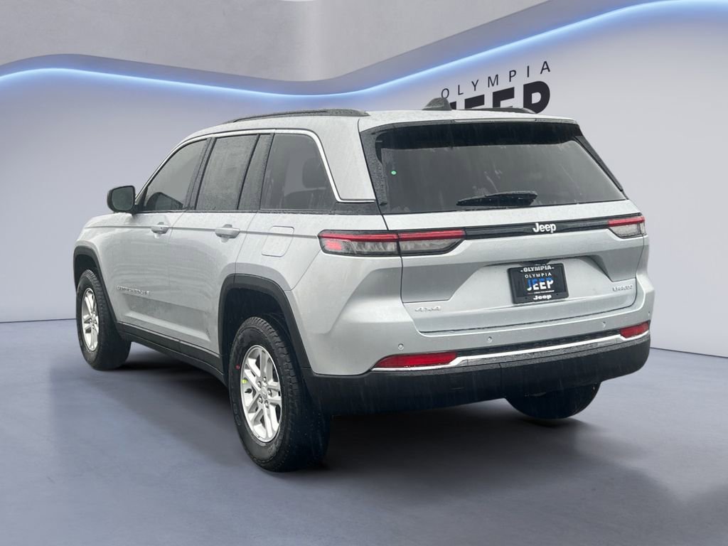 New 2025 Jeep Grand Cherokee Laredo w/ Trailer Tow Package image 3