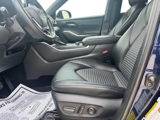 Used 2024 Toyota Highlander XSE AWD/4WD image 9