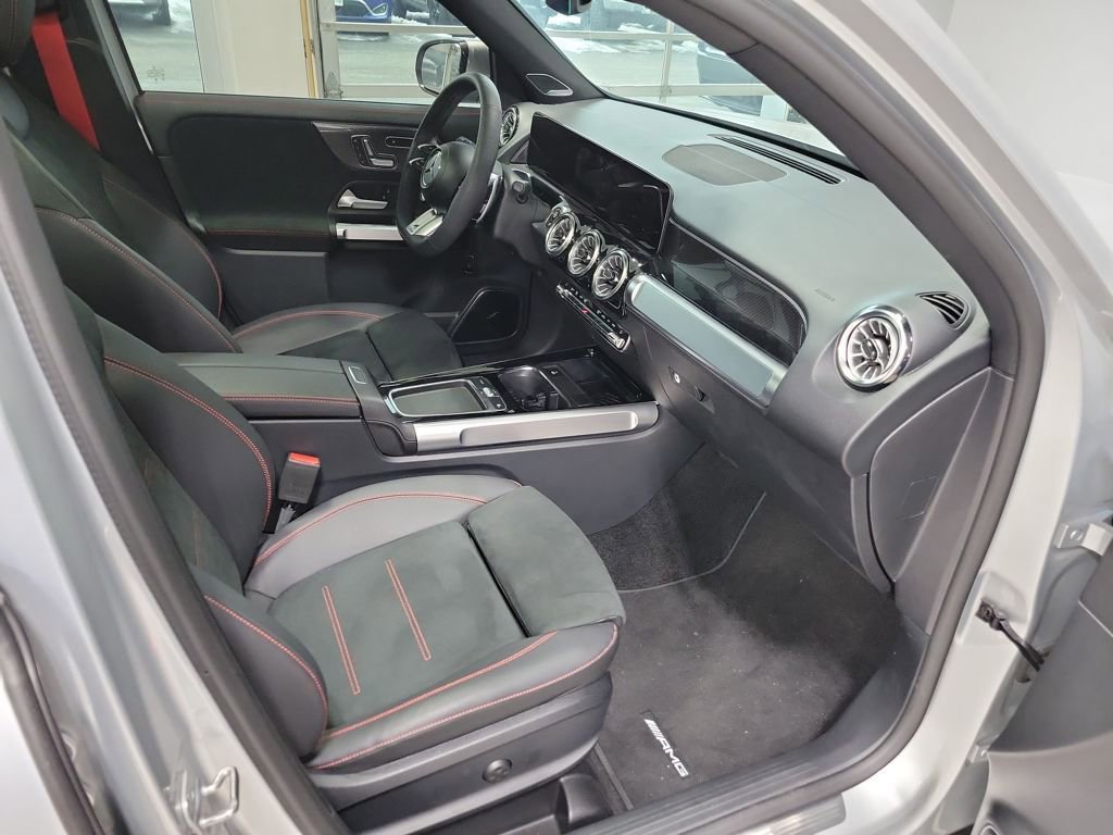 Used 2024 Mercedes-Benz GLB 35 AMG 4MATIC image 25