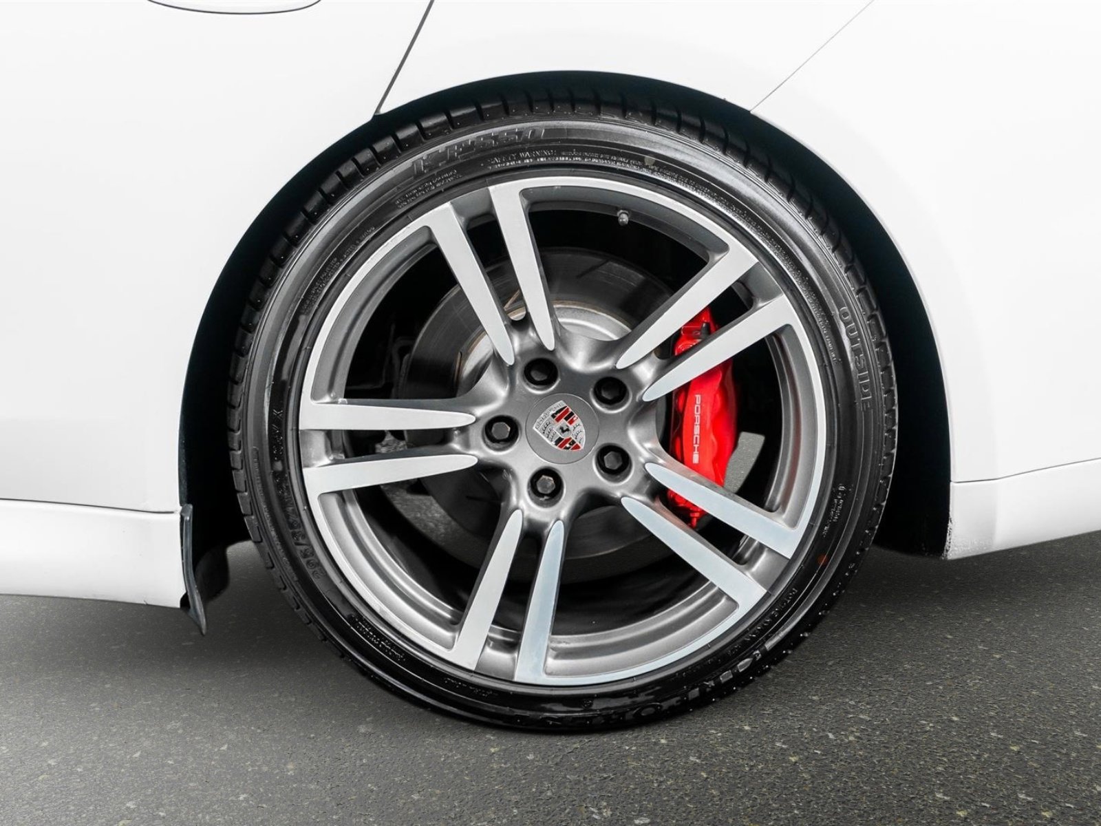 Used 2014 Porsche Panamera GTS image 18