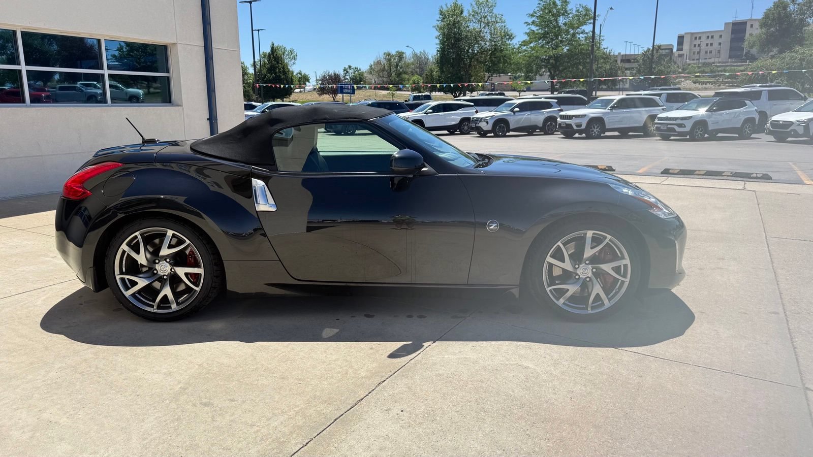Used 2014 Nissan 370Z Touring w/ Sport Package RWD image 4