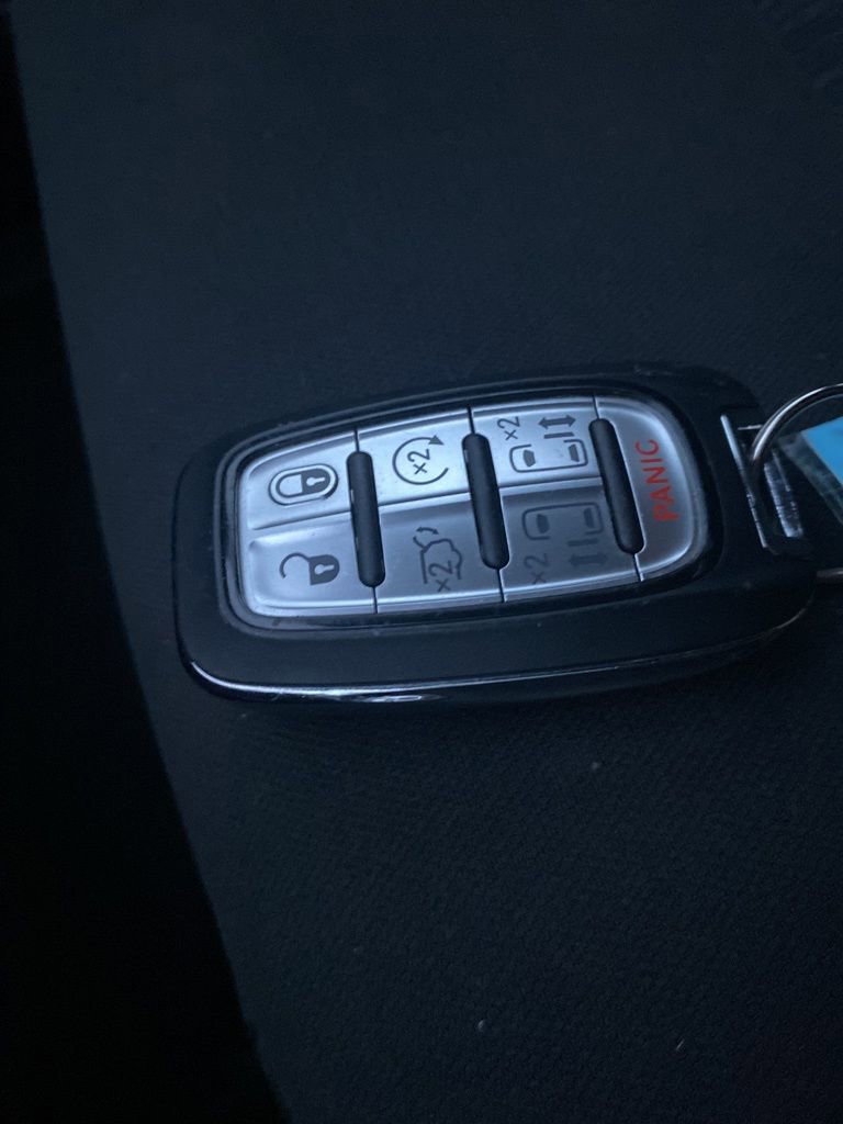 Certified 2020 Chrysler Pacifica Touring w/ S Appearance Package image 31