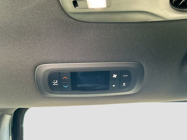 Used 2025 Chrysler Pacifica Select w/ Uconnect Theater Family Group FWD image 26